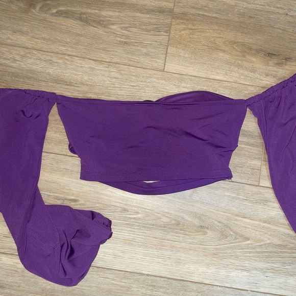 SHEIN Off Shoulder Twist Front Cut Out Crop Top - Picture 3 of 10